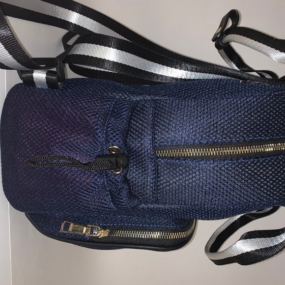 Mesh Backpack - Picture 3 of 5